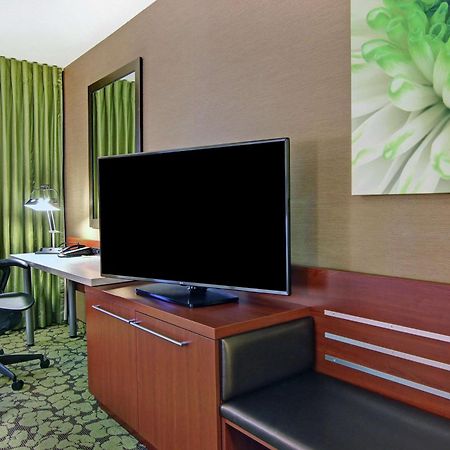 Hilton Garden Inn Toronto/Markham Thornhill Exterior photo