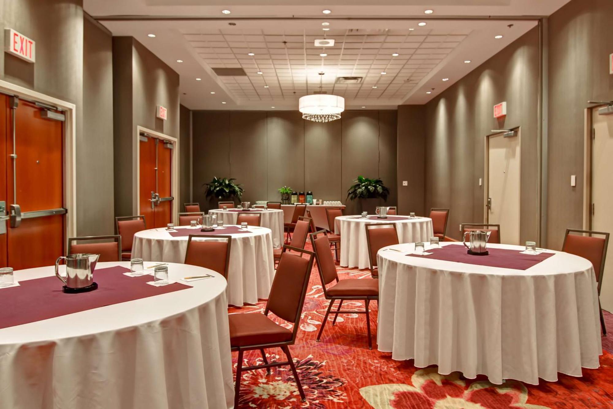 Hilton Garden Inn Toronto/Markham Thornhill Exterior photo