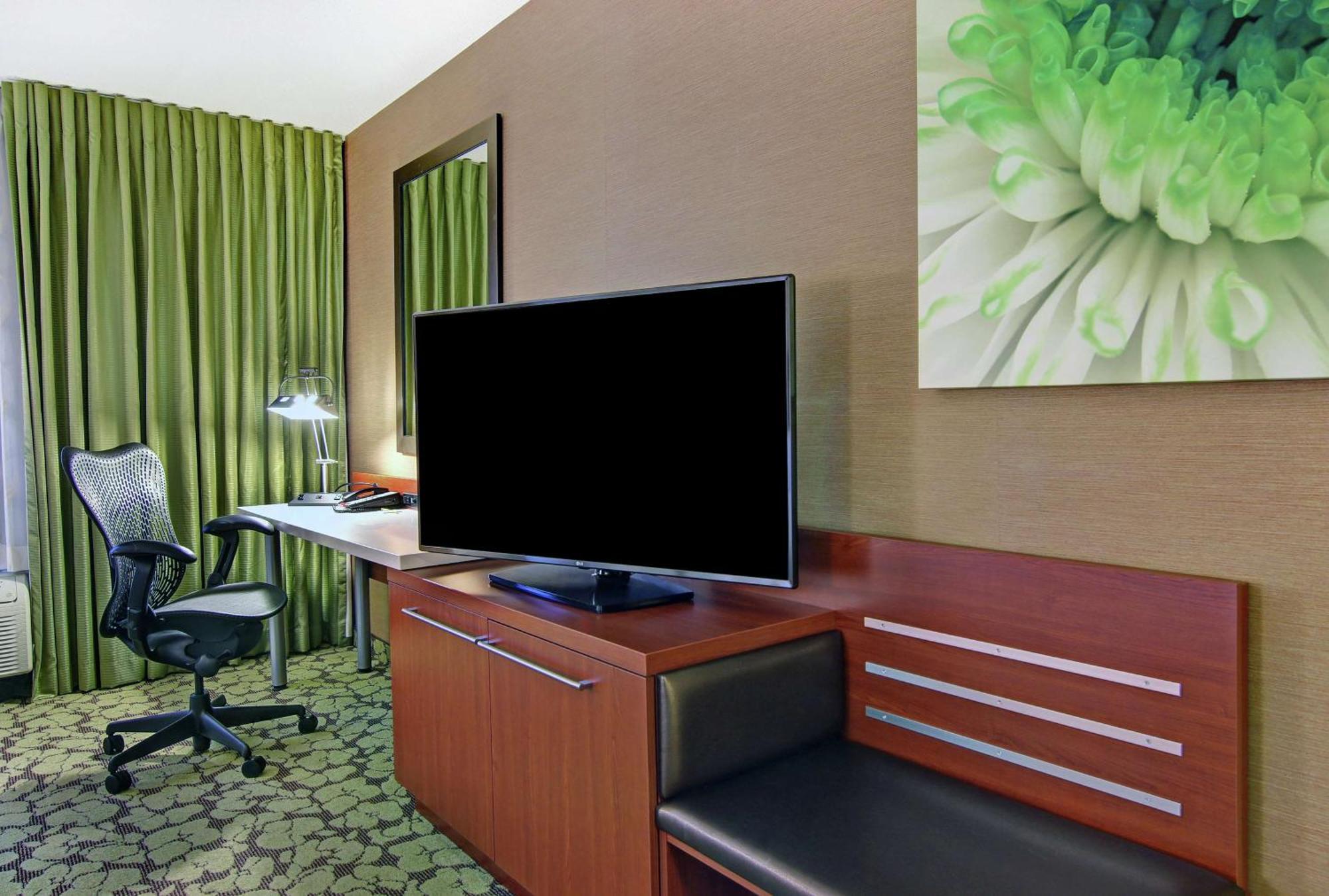 Hilton Garden Inn Toronto/Markham Thornhill Exterior photo
