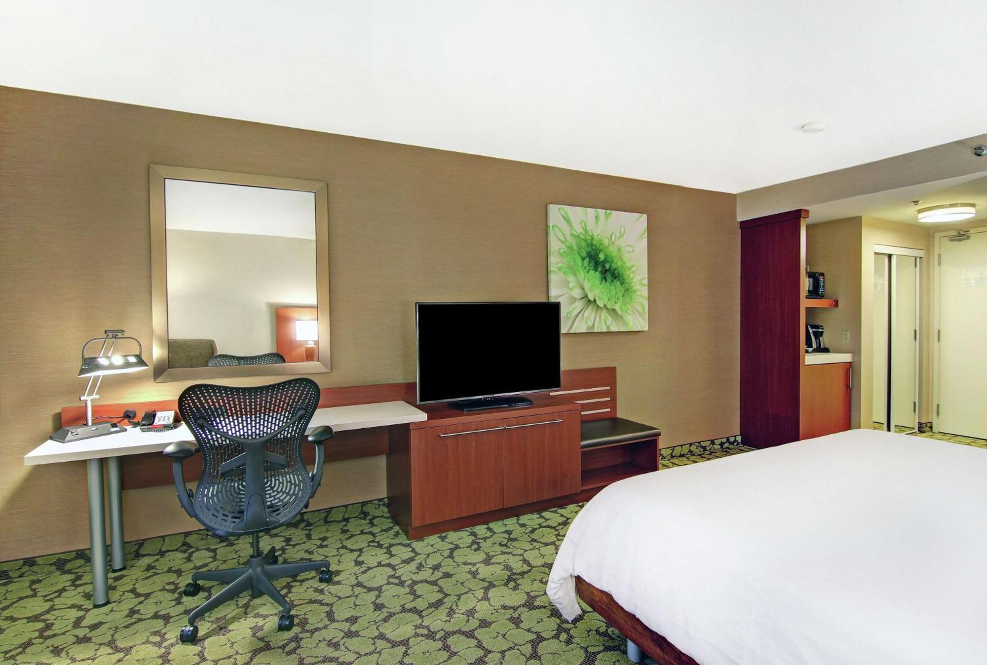 Hilton Garden Inn Toronto/Markham Thornhill Exterior photo