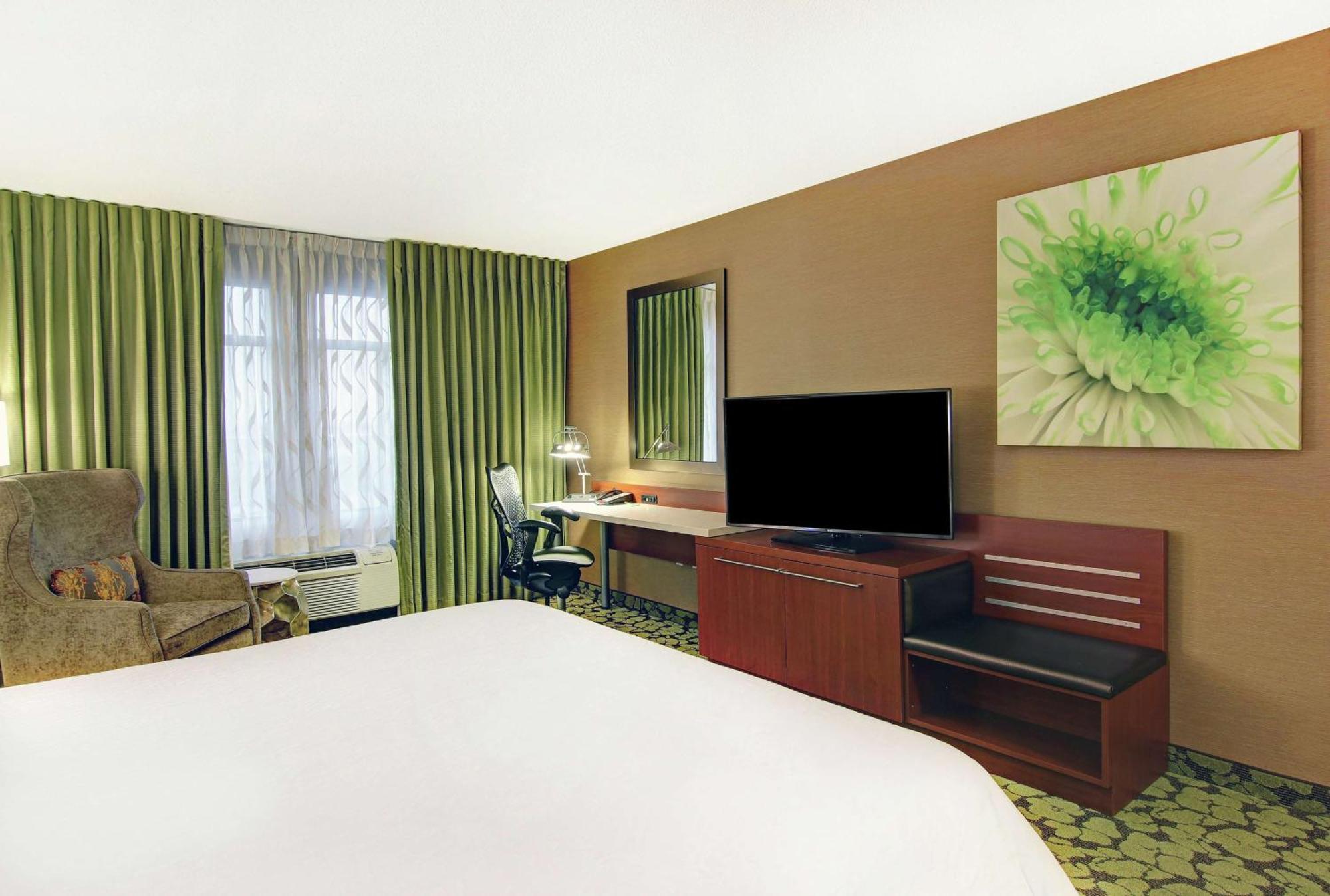 Hilton Garden Inn Toronto/Markham Thornhill Exterior photo