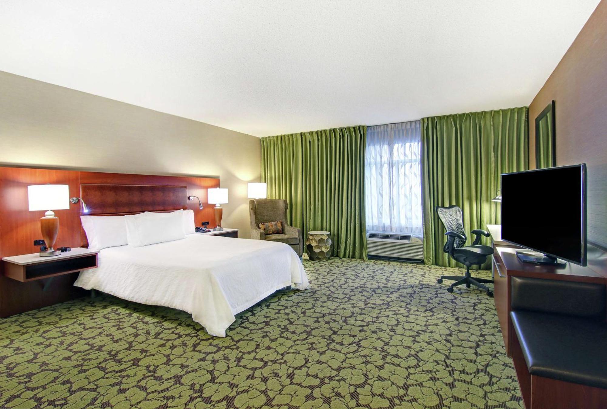 Hilton Garden Inn Toronto/Markham Thornhill Exterior photo