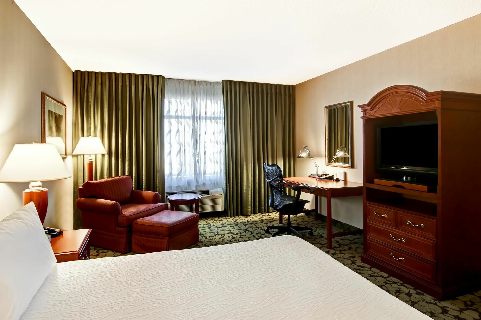 Hilton Garden Inn Toronto/Markham Thornhill Exterior photo